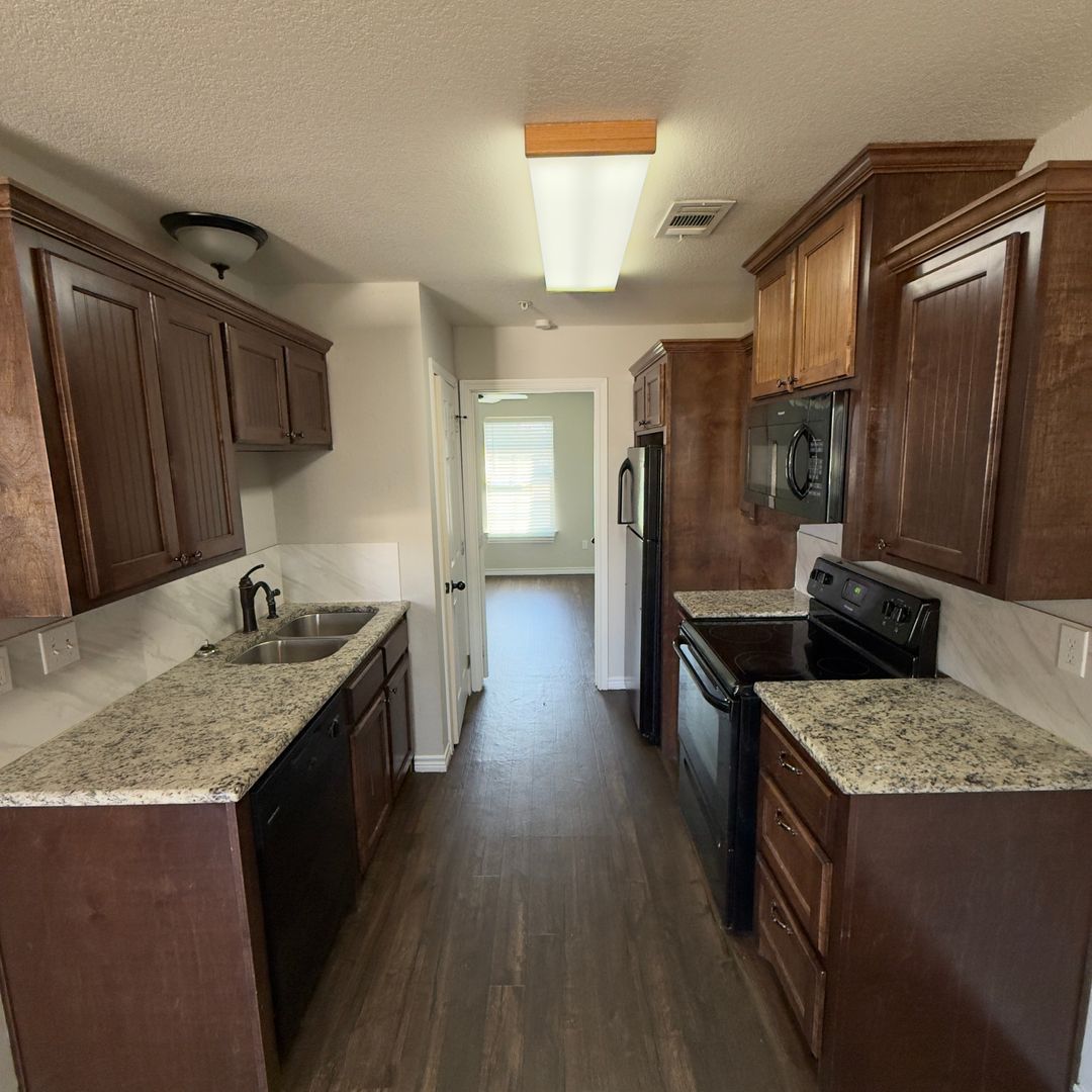 Waco Apartment: 105 N Lacy Drive