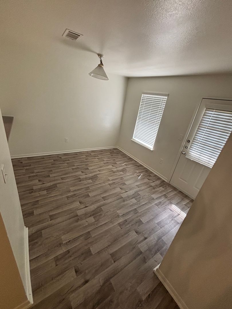 Riverwalk Townhomes 4 of 7