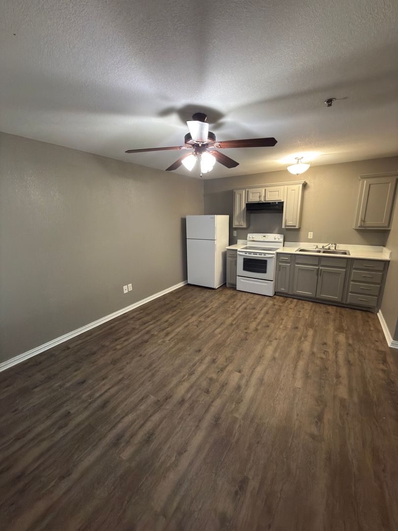 Waco Apartment: 105 N Lacy Drive