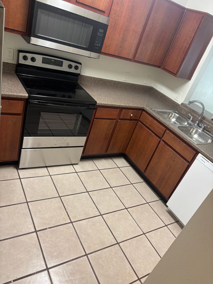 Riverwalk Townhomes 1 of 7