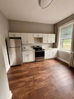 Huge 1 Bedroom Apartment on Main Street in Bethlehem – photo 1