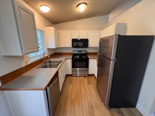 12504 E Olive Ave Apt 3, Spokane Valley, WA 99216-2998