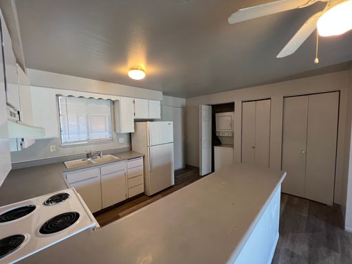 Listing photo thumbnail