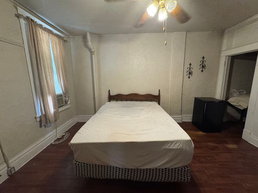 Listing photo thumbnail