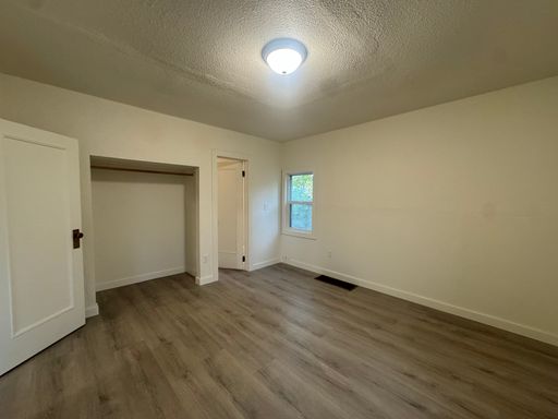 Listing photo thumbnail