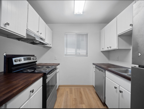 8927 E Liberty Ave, Millwood, WA 99212-2068