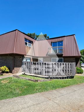 Updated 2Bd - 1.5 Ba. Town House in West Knox off Cedar Bluff! – photo 1