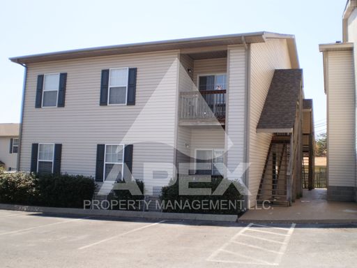 MOVE-IN SPECIAL, $1 RENT!! - 3 Bd | 2 Ba Ground Floor Condo in West Knoxville! – photo 1