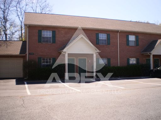 Spacious 2-Bdrm 1.5 Ba Town Home in West Knoxville! – photo 1