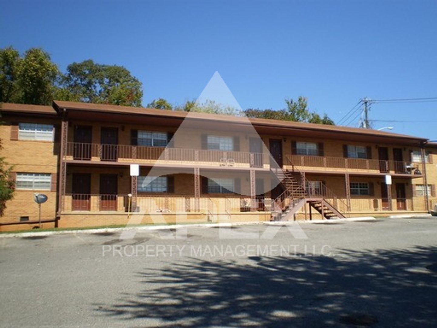 Knoxville Apartment: 1221 West Parkway Ave.