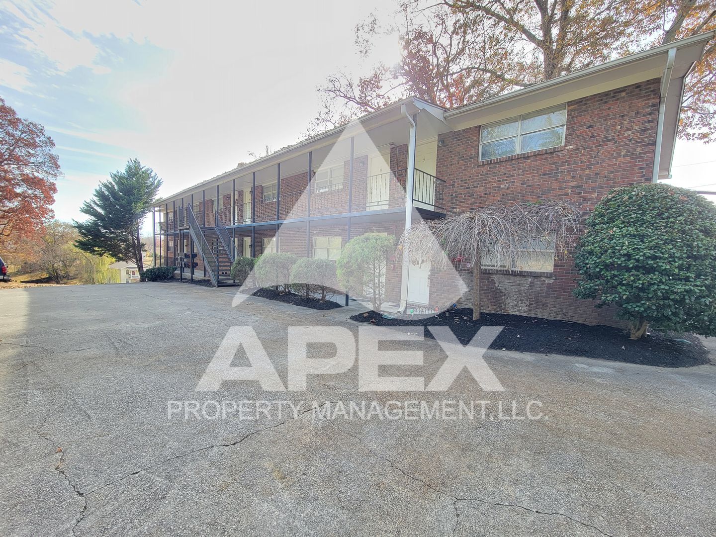 Knoxville Apartment: 2700 Holbrook Drive