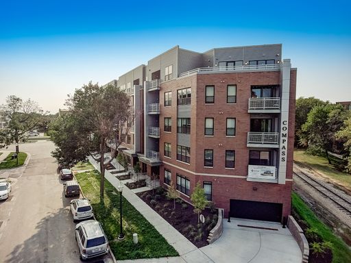 Two Bedroom Apartment Centrally located in Madison – photo 1