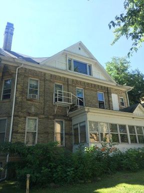 121 E. Gilman St. #5 - Avail. August 15th – photo 1