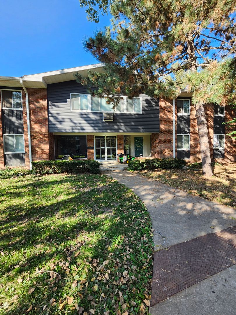 Middleton Apartment: 2118 Allen Boulevard