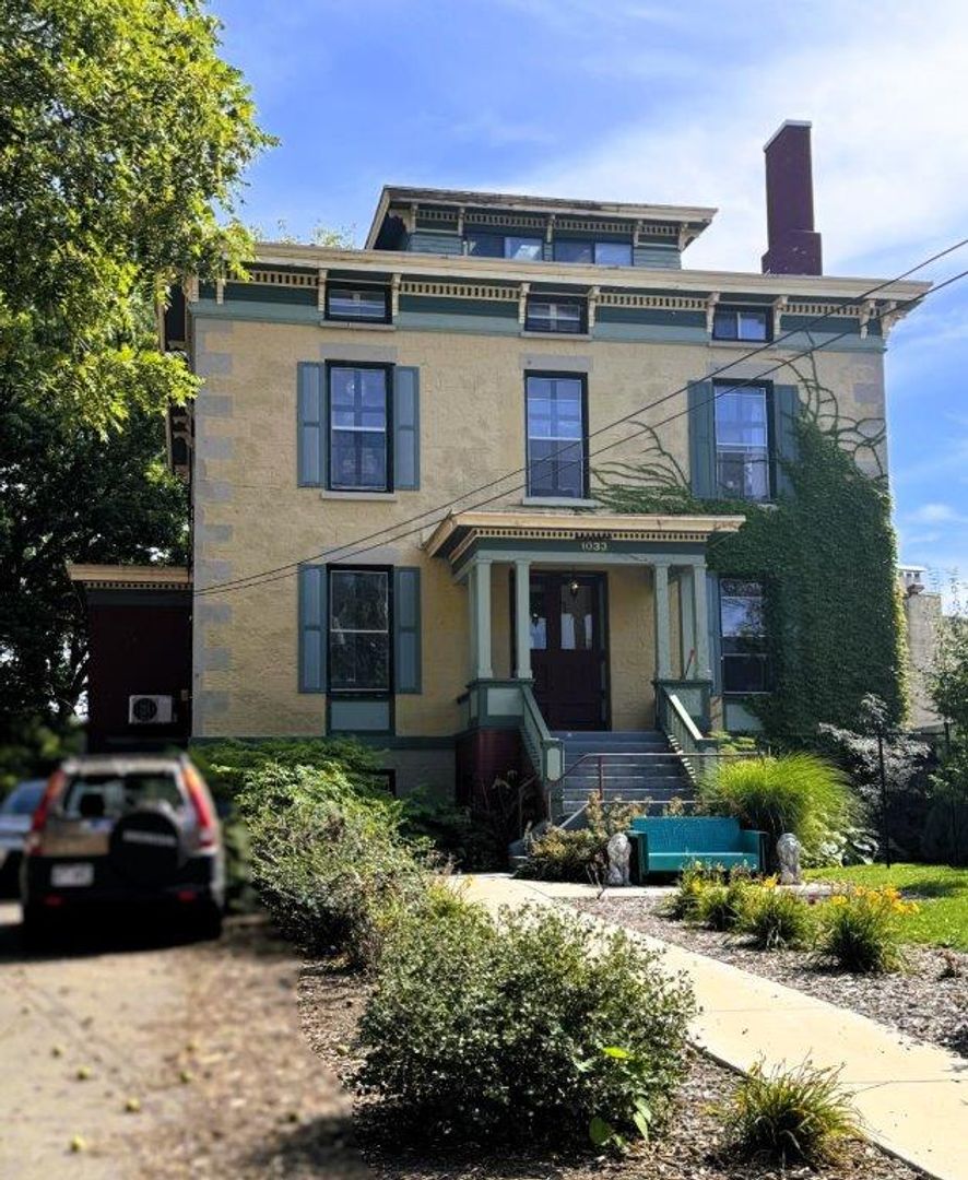 Madison Apartment: 1033 Spaight Street