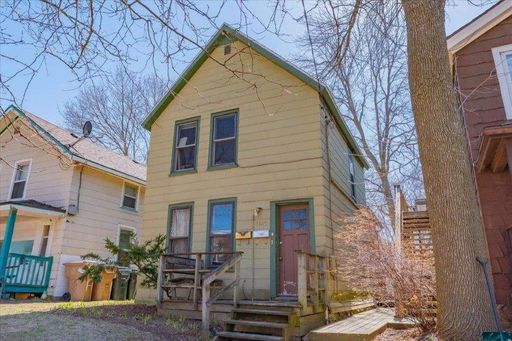 1 Br., 1 Bath in the Heart of Willy St - 1145 Williamson St. – photo 1