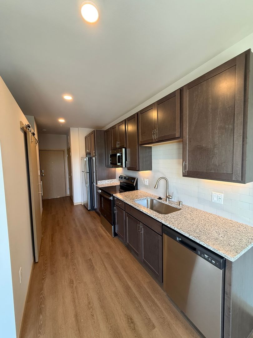 Monona Apartment: 5103 Monona Drive