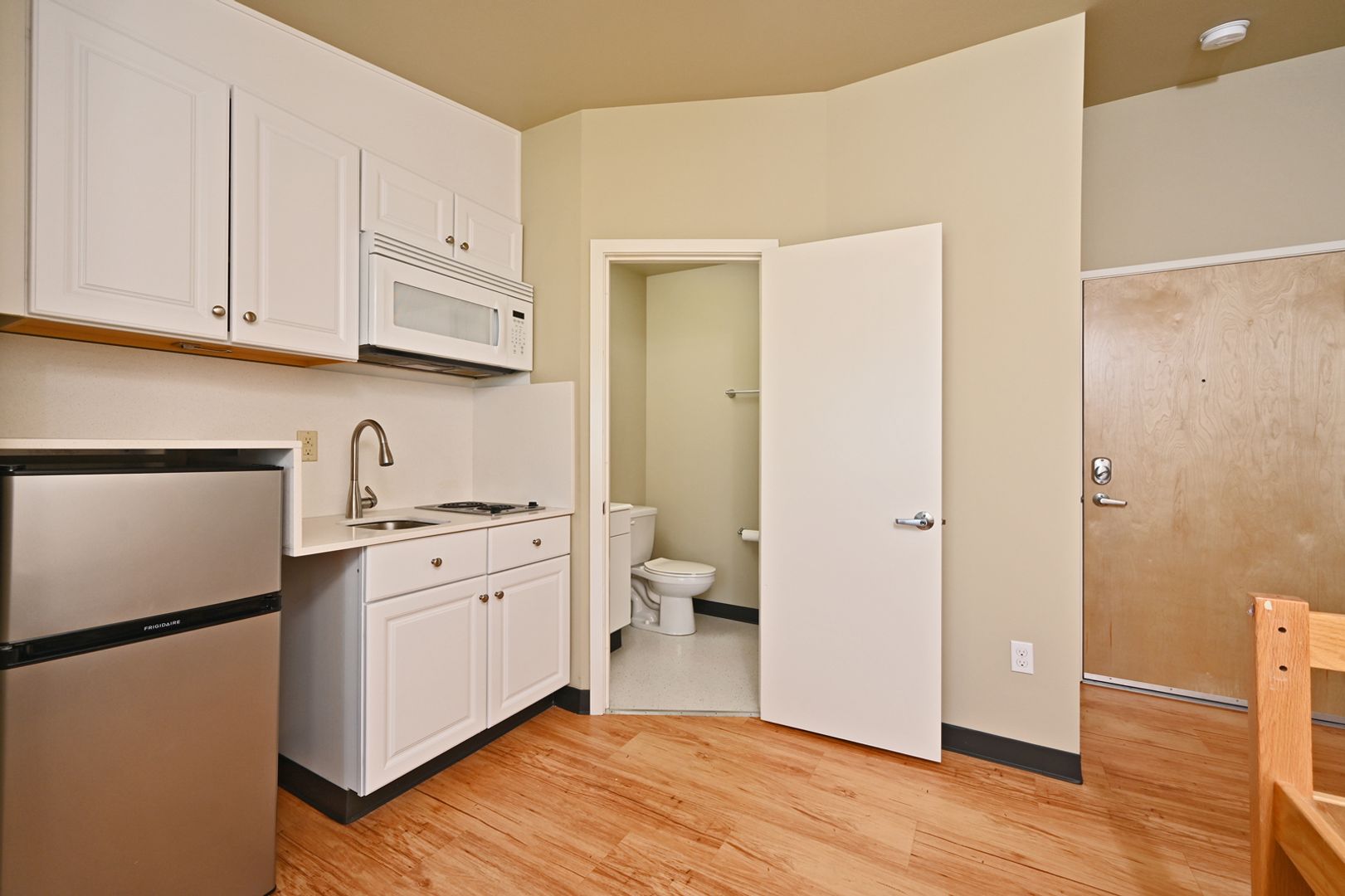 Seattle Apartment: 4730 20th Ave NE