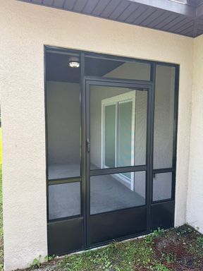 Brand new duplex with screened back porch! – photo 1