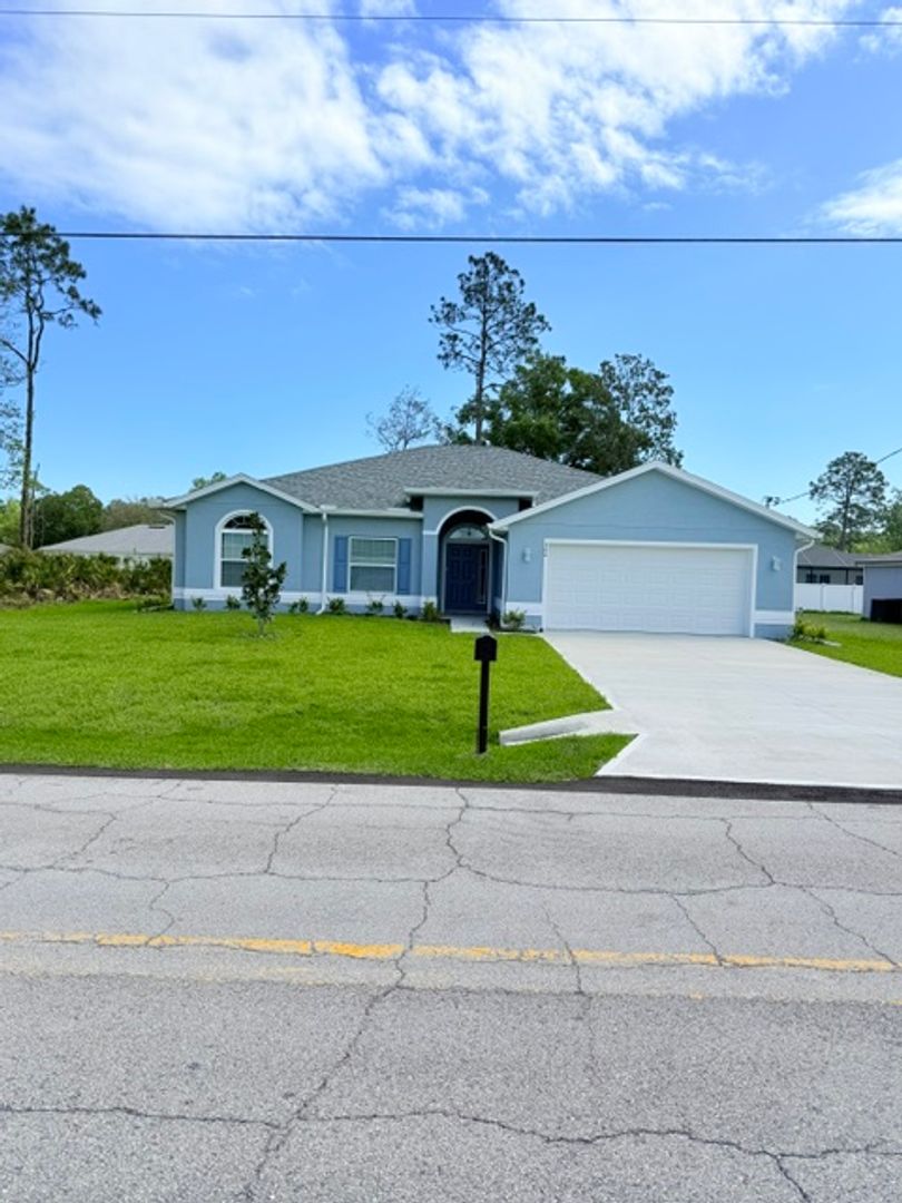 Palm Coast House: 200 Pine Grove Dr