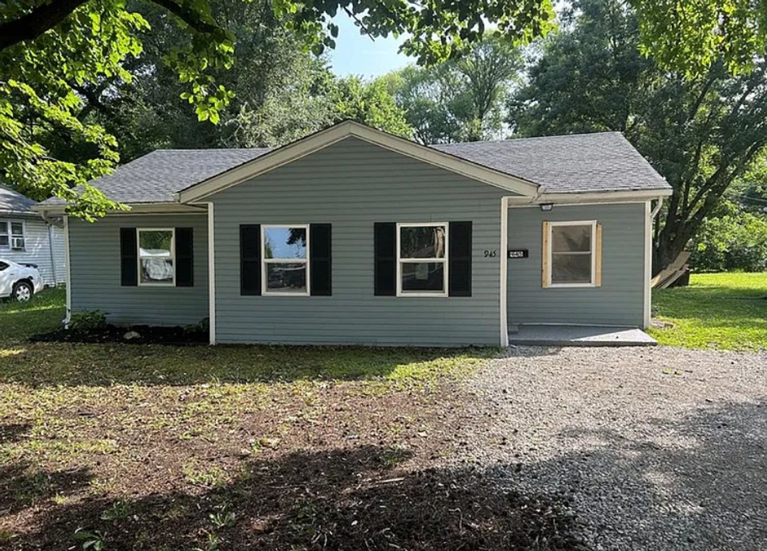 Cahokia House: 945 Howell Ave