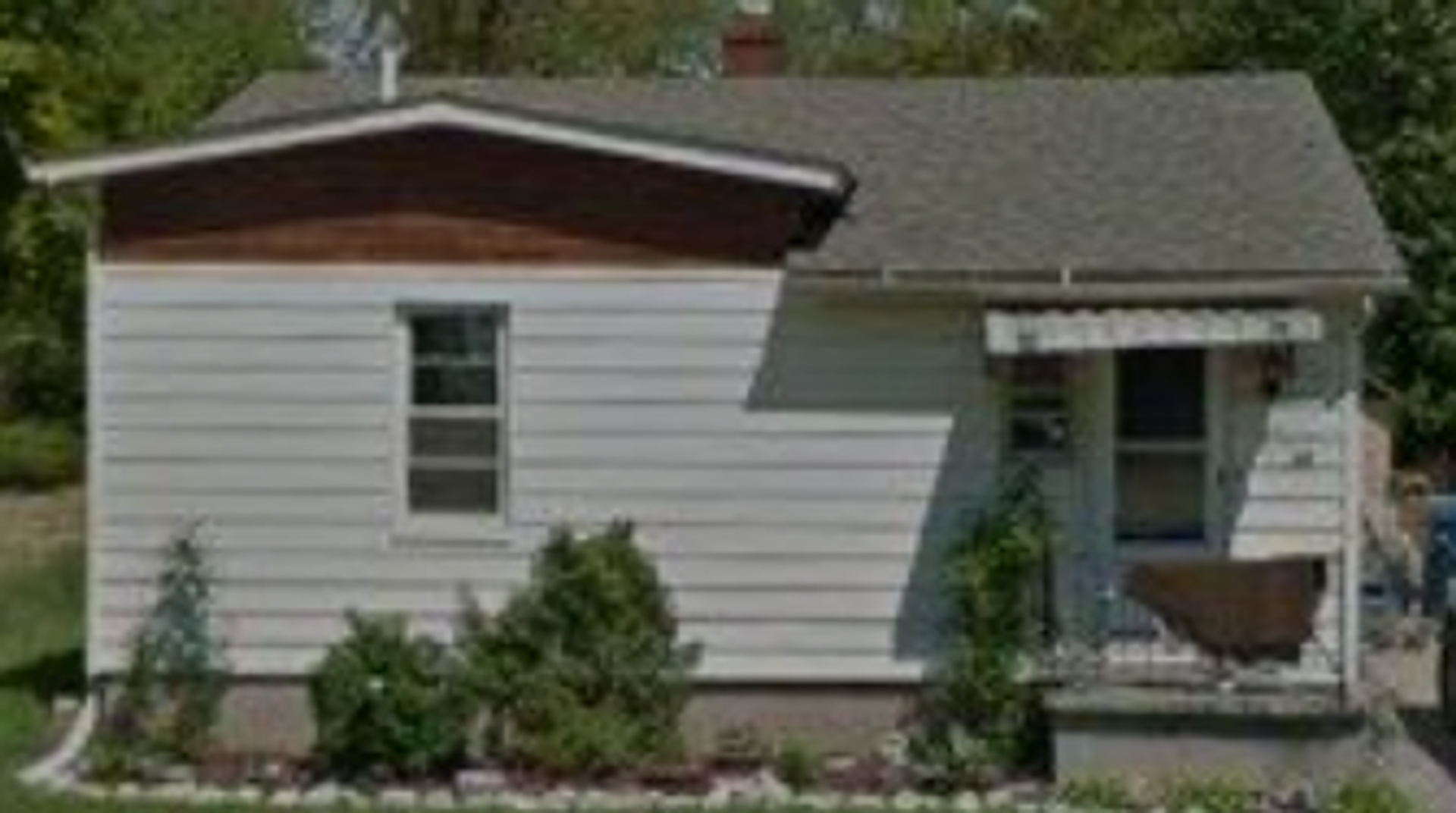 Alton House: 1121 Vernie Ave