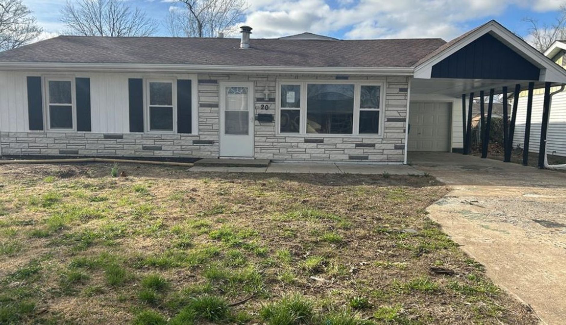 Cahokia House: 20 Leonard Dr