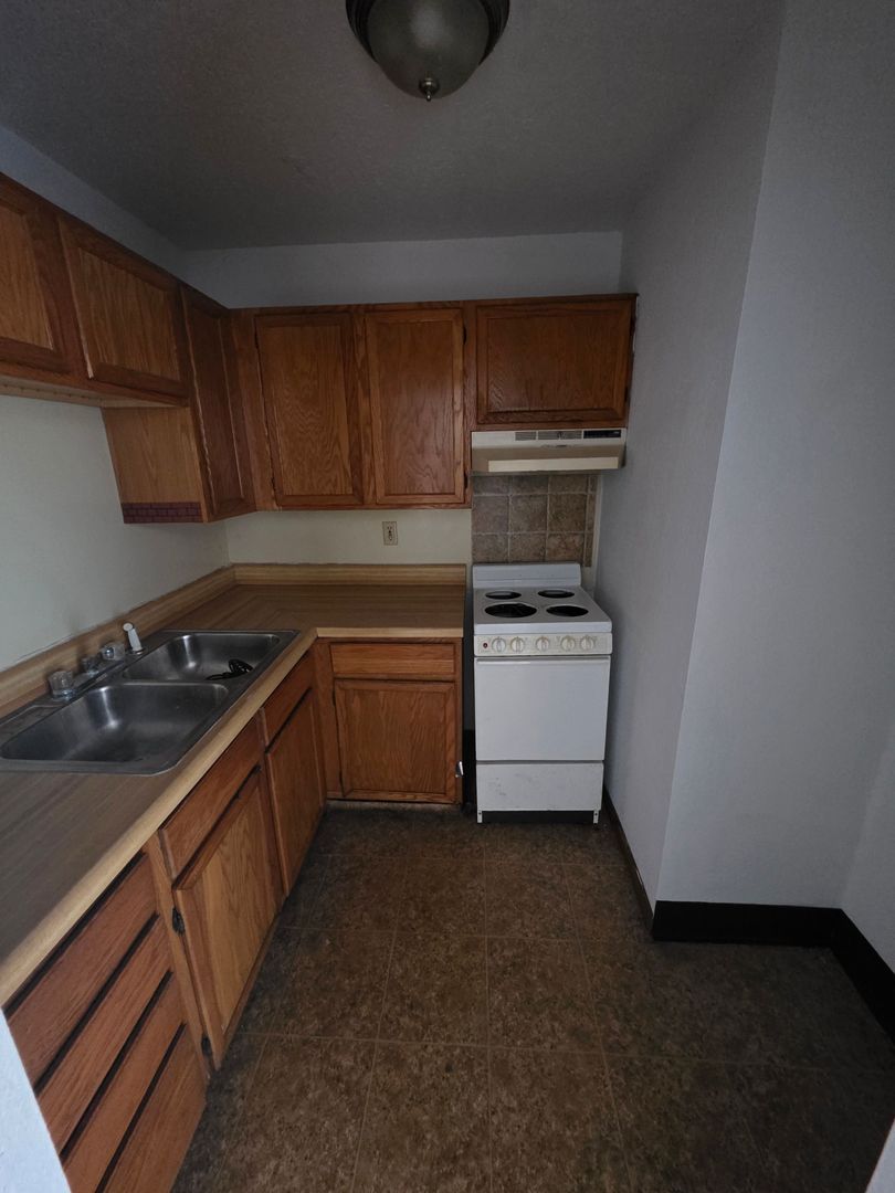 Cahokia Apartment: 13-27A Jerome Lane