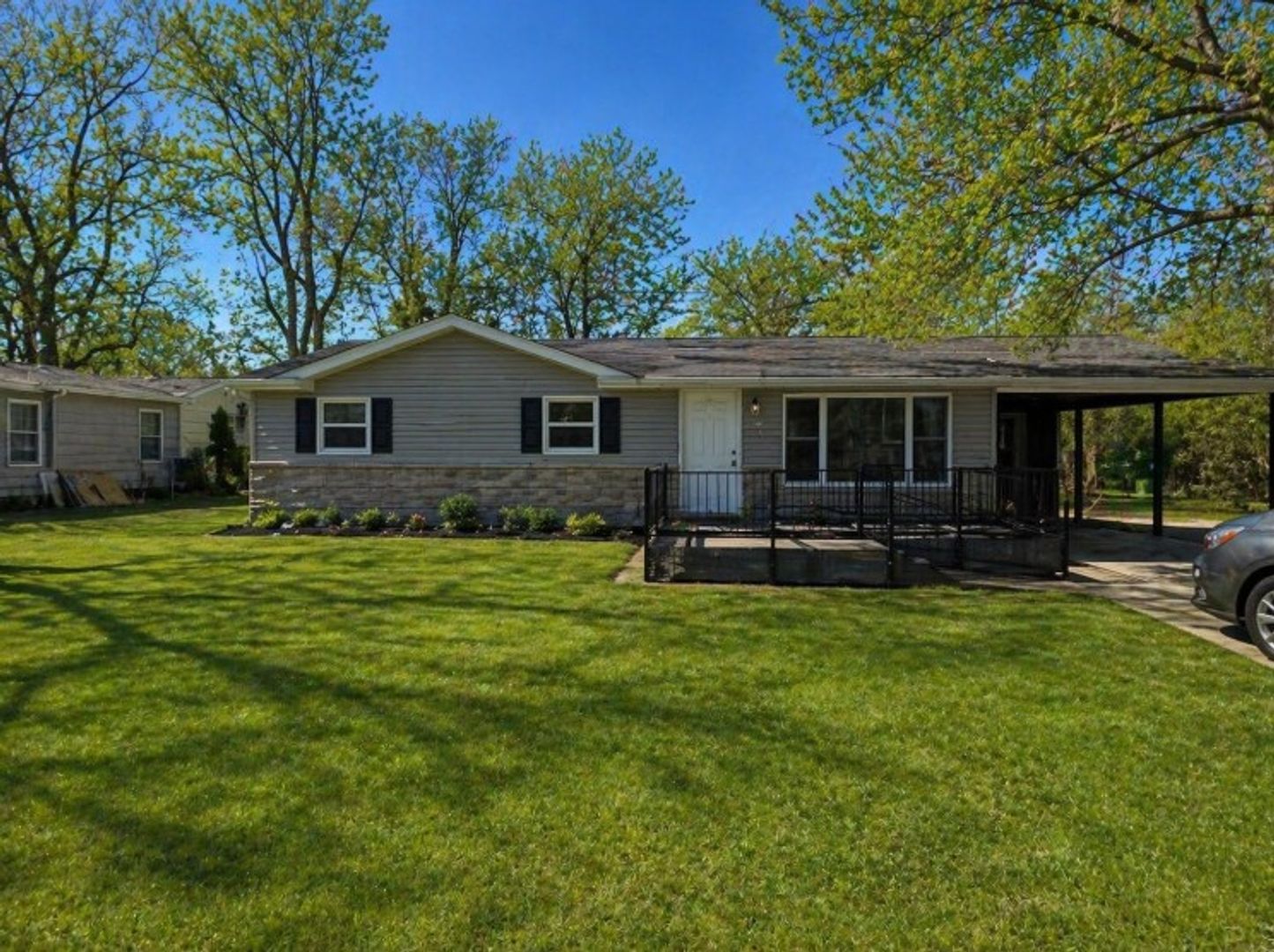 Cahokia House: 2116 Doris