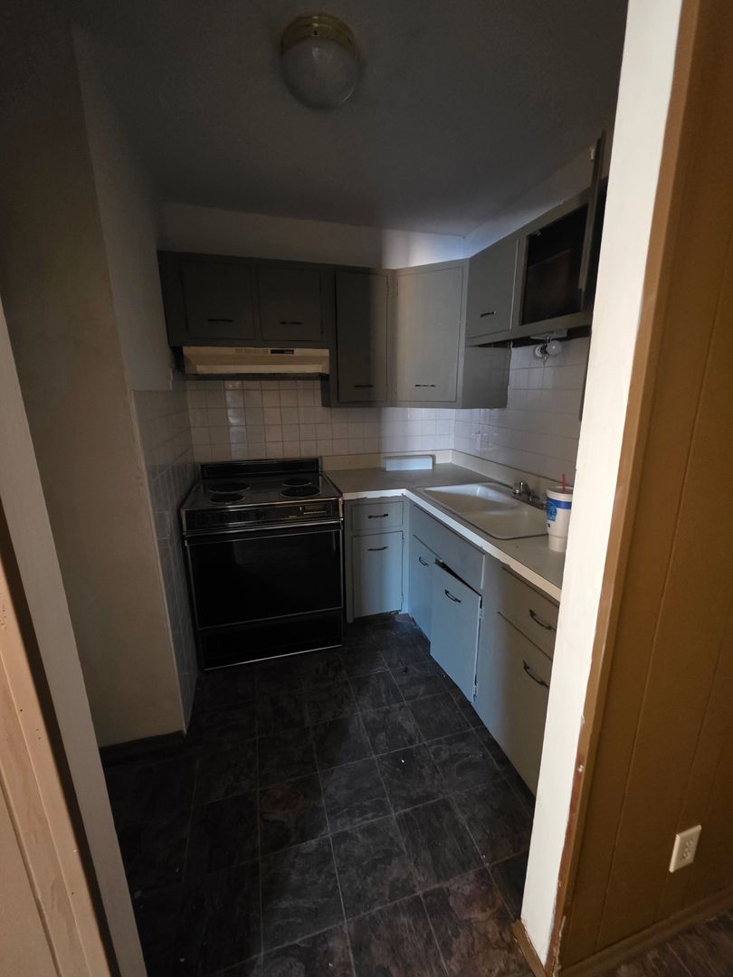 Cahokia Apartment: 343-345 Range Ln