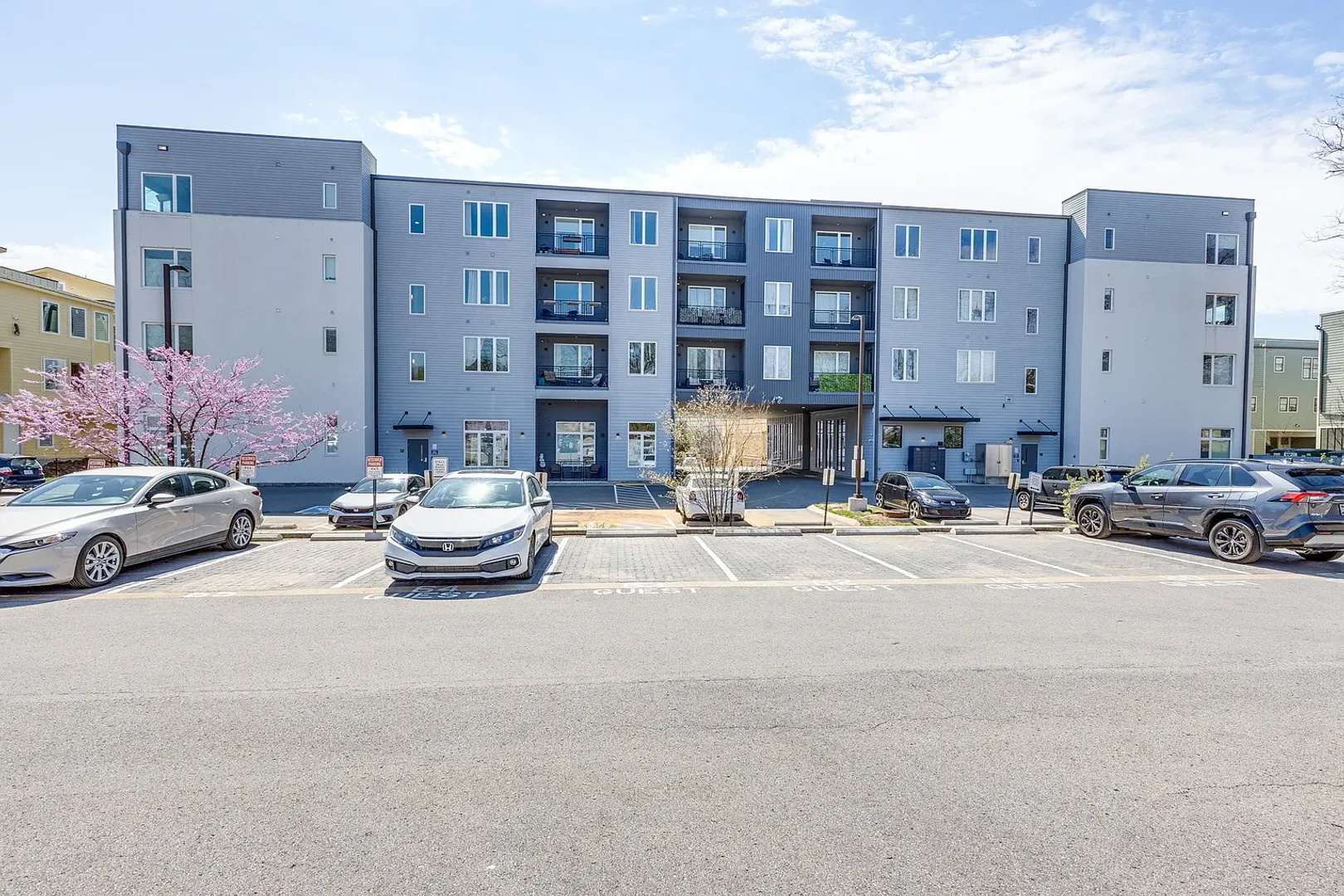 Nashville House: 1041 E Trinity Lane