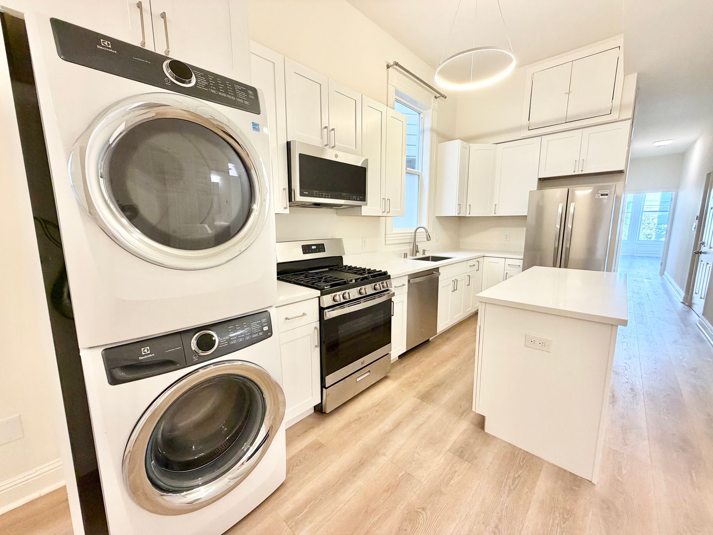 San Francisco Apartment: 415-421 S. Van Ness Ave