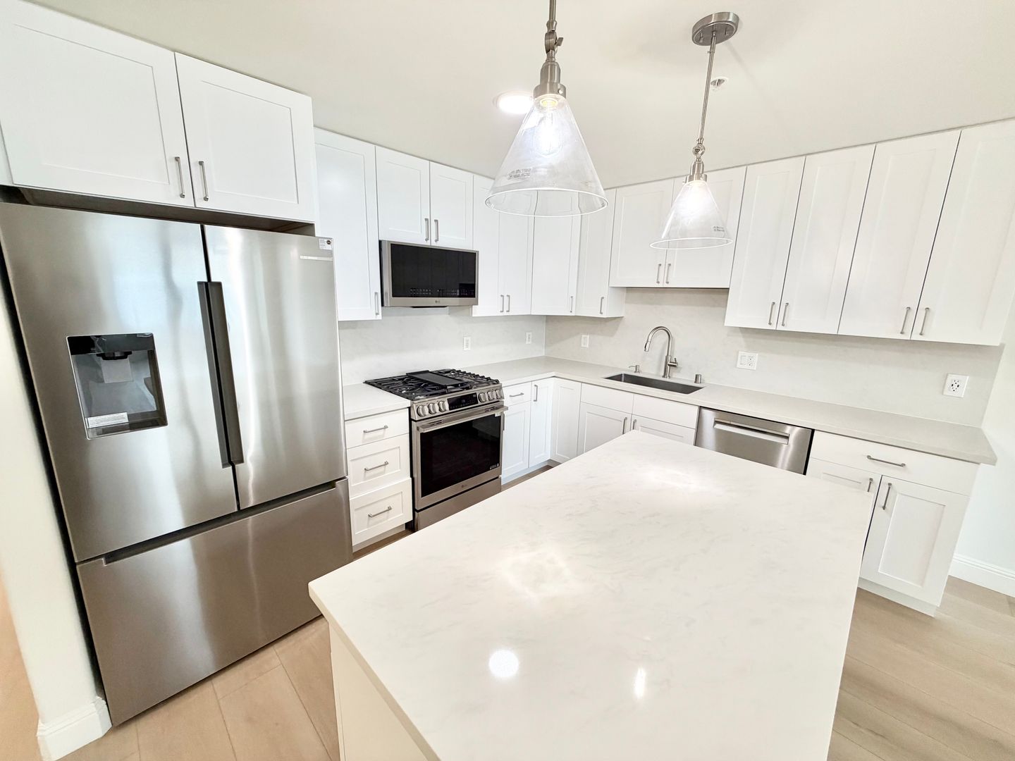 San Francisco Apartment: 3165 Mission St