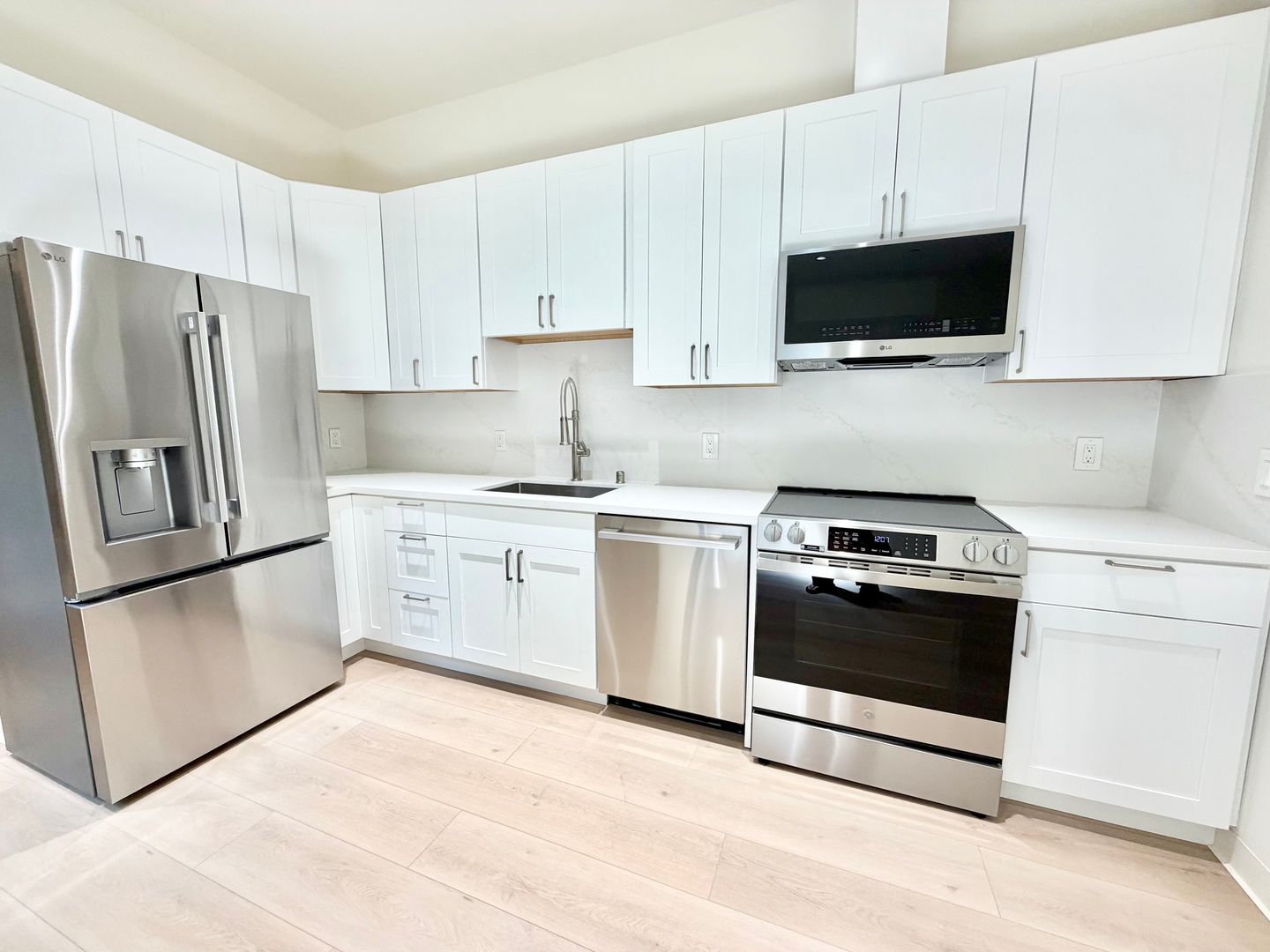 San Francisco Apartment: 1256 Howard St