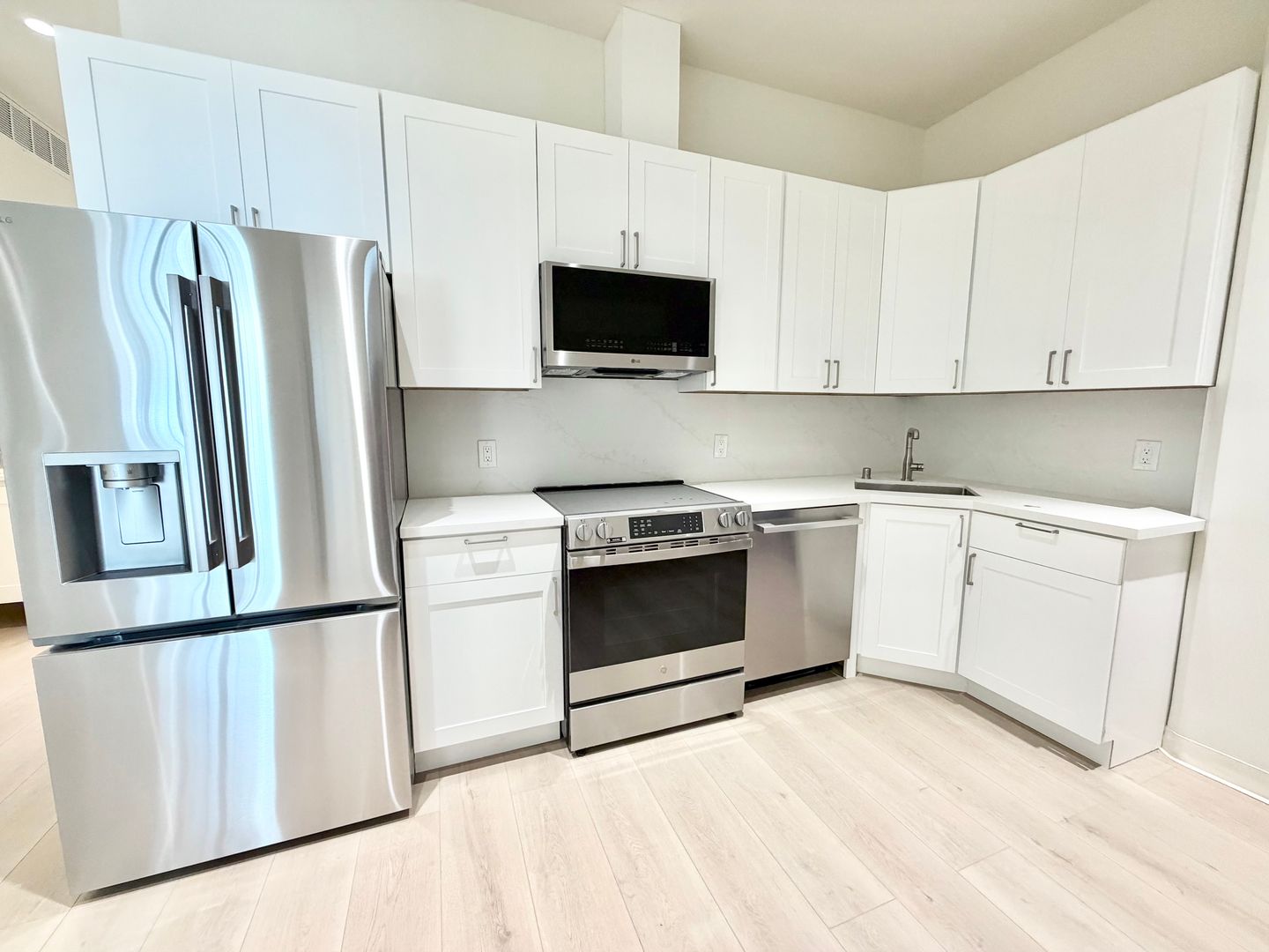 San Francisco Apartment: 1256 Howard St