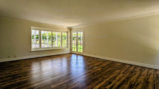 Listing photo thumbnail