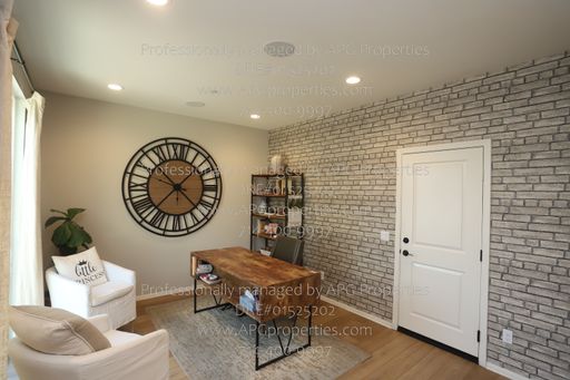 Listing photo thumbnail