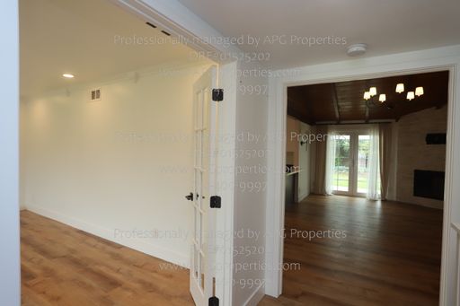 Listing photo thumbnail