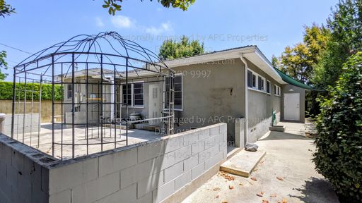 Listing photo thumbnail