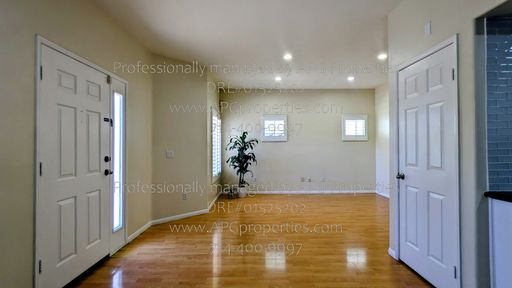 Listing photo thumbnail