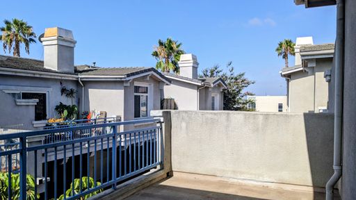 Listing photo thumbnail