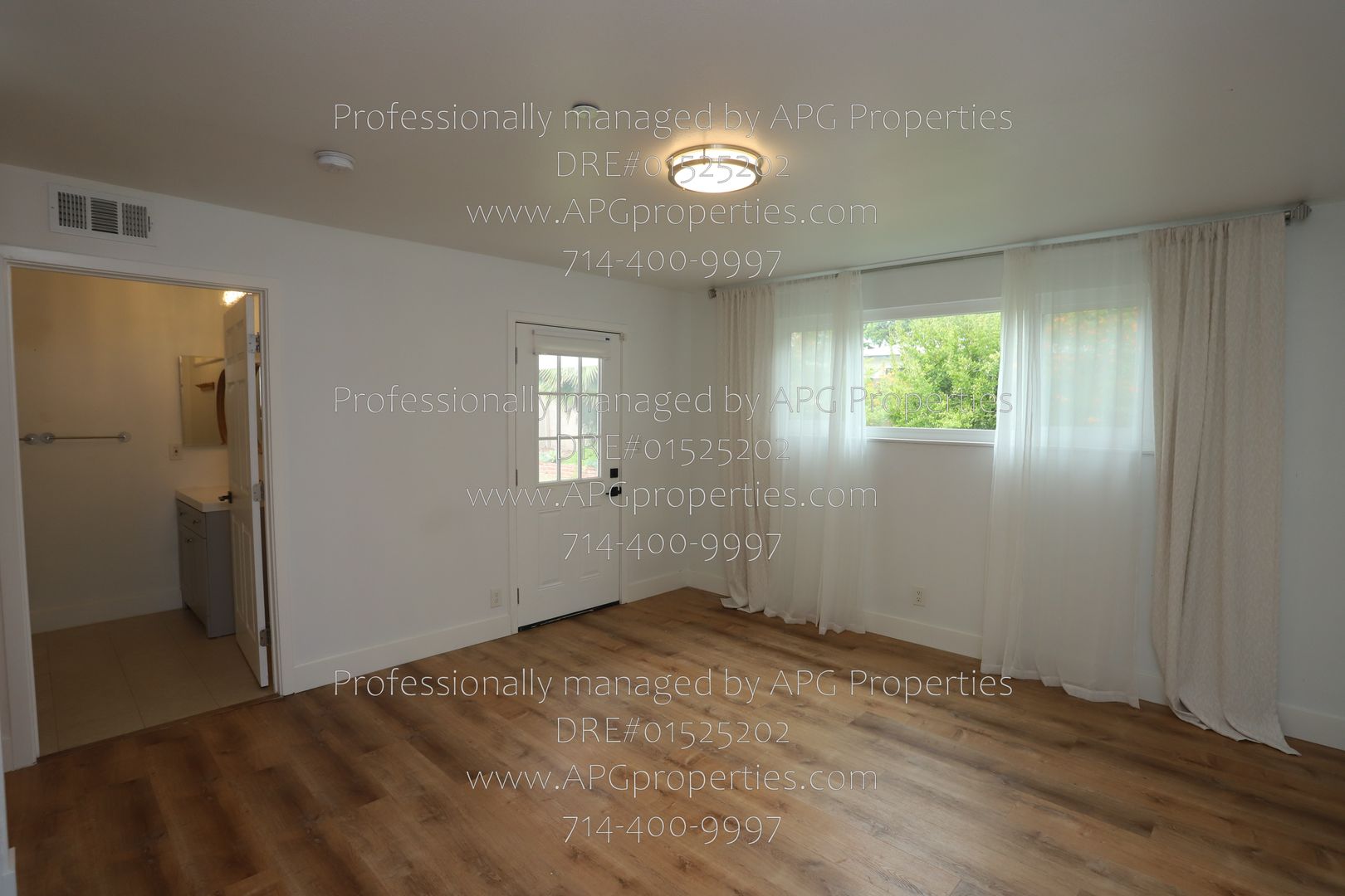 Listing photo