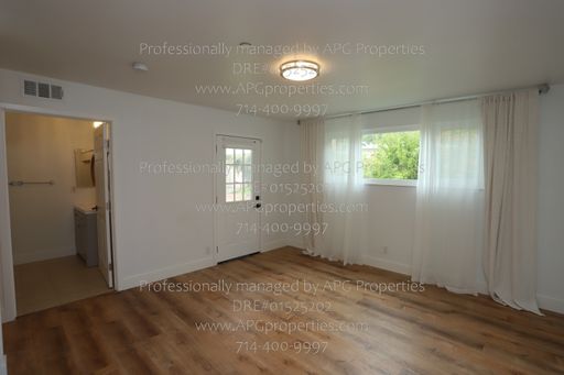 Listing photo thumbnail