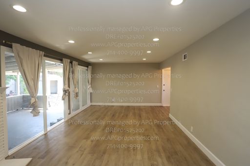 Listing photo thumbnail