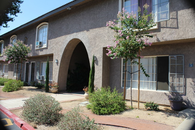 Medallion Court 13 of 21