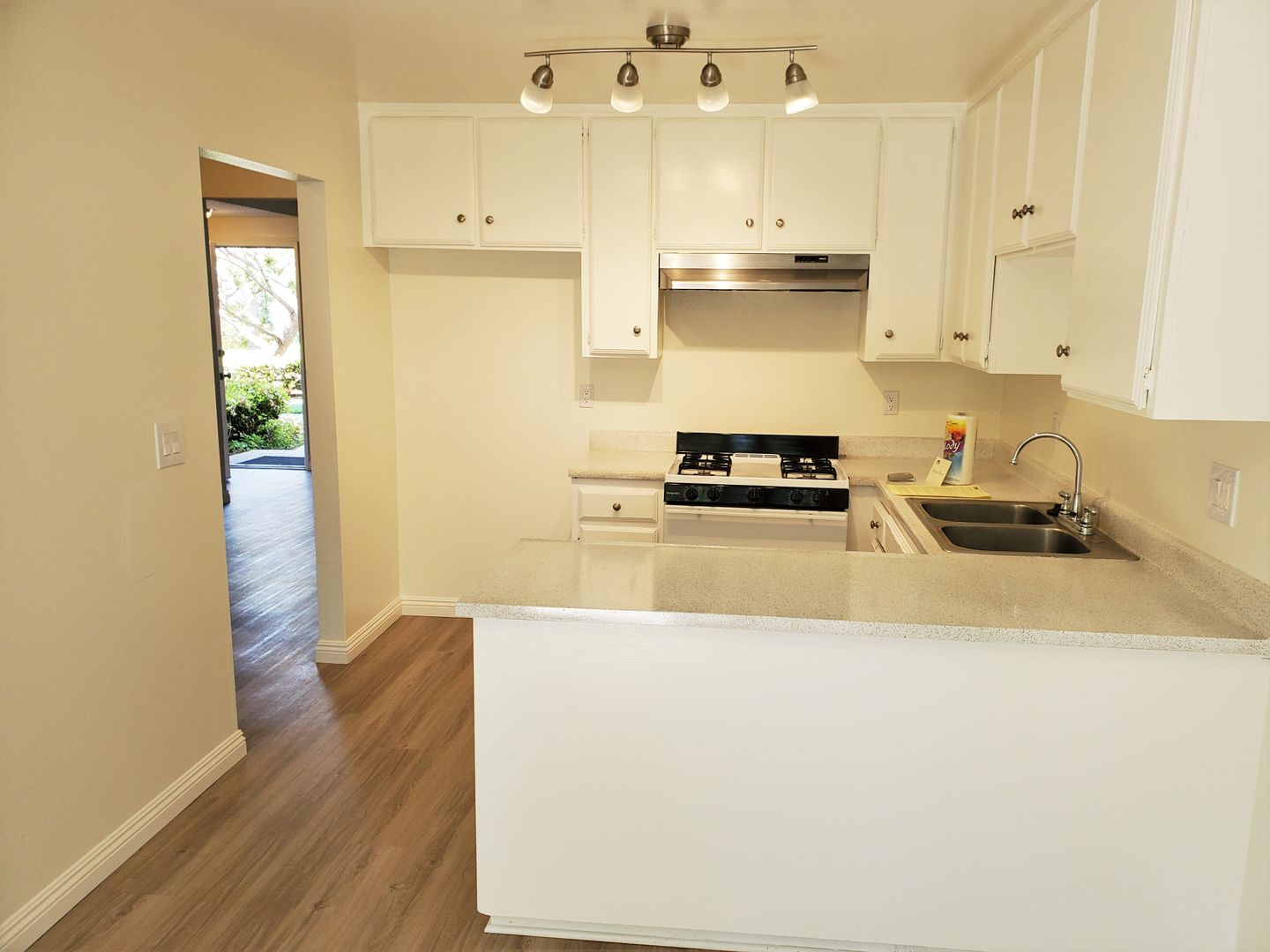 Brittany Apartments 6 of 8