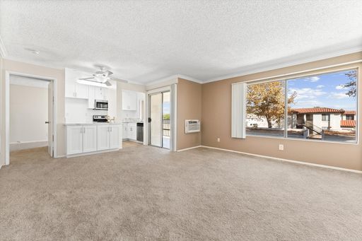 Rare 2 Bedroom w/ Spacious Layout!! – photo 1