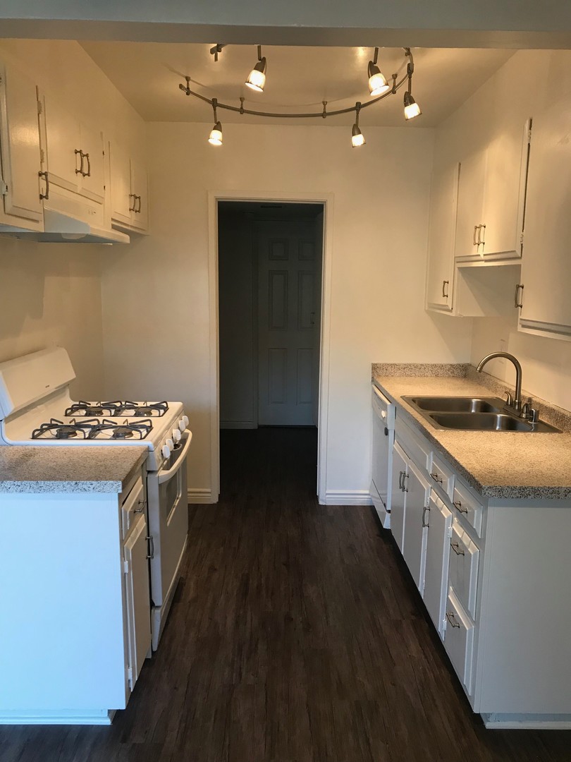 Medallion Court 8 of 22