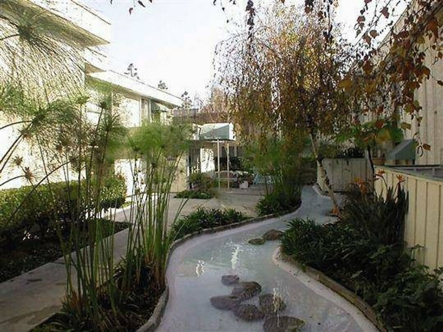 Downey Apartment: 10440 Paramount Blvd.