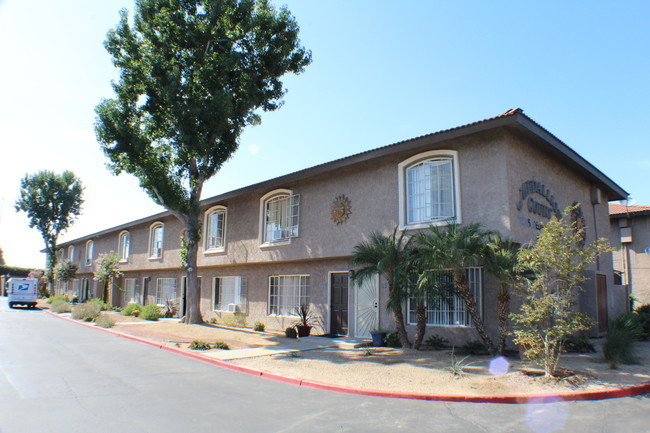 Medallion Court 2 of 12